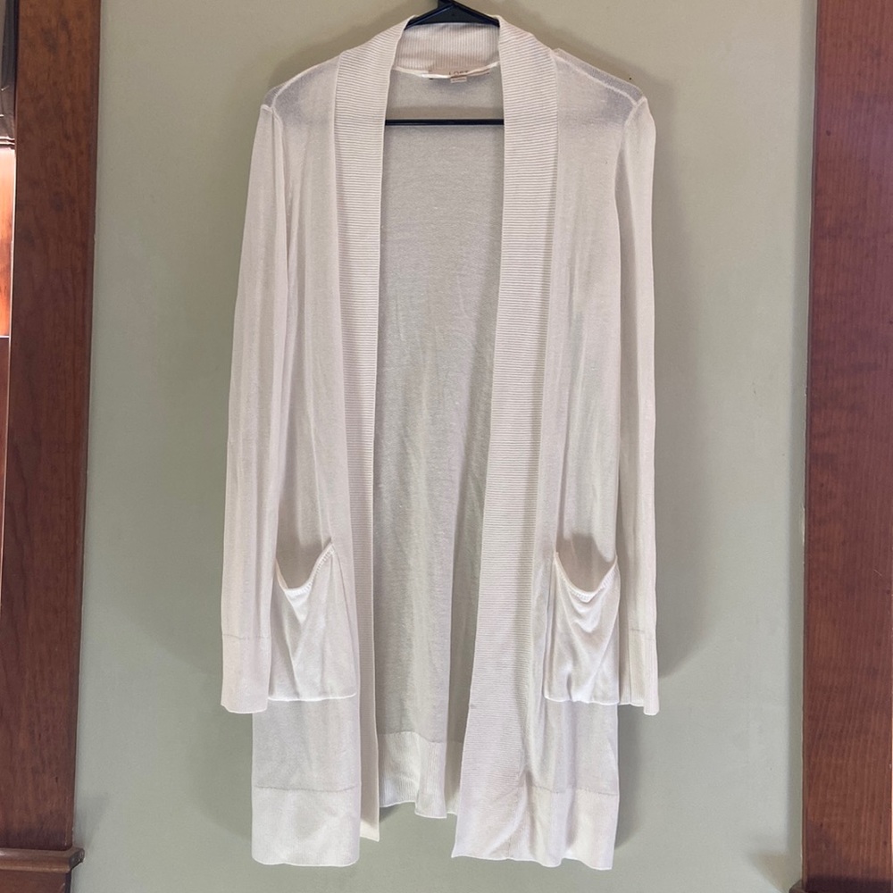 Like new! Perfect for summer nights! Lightweight and comfortable. Longer length